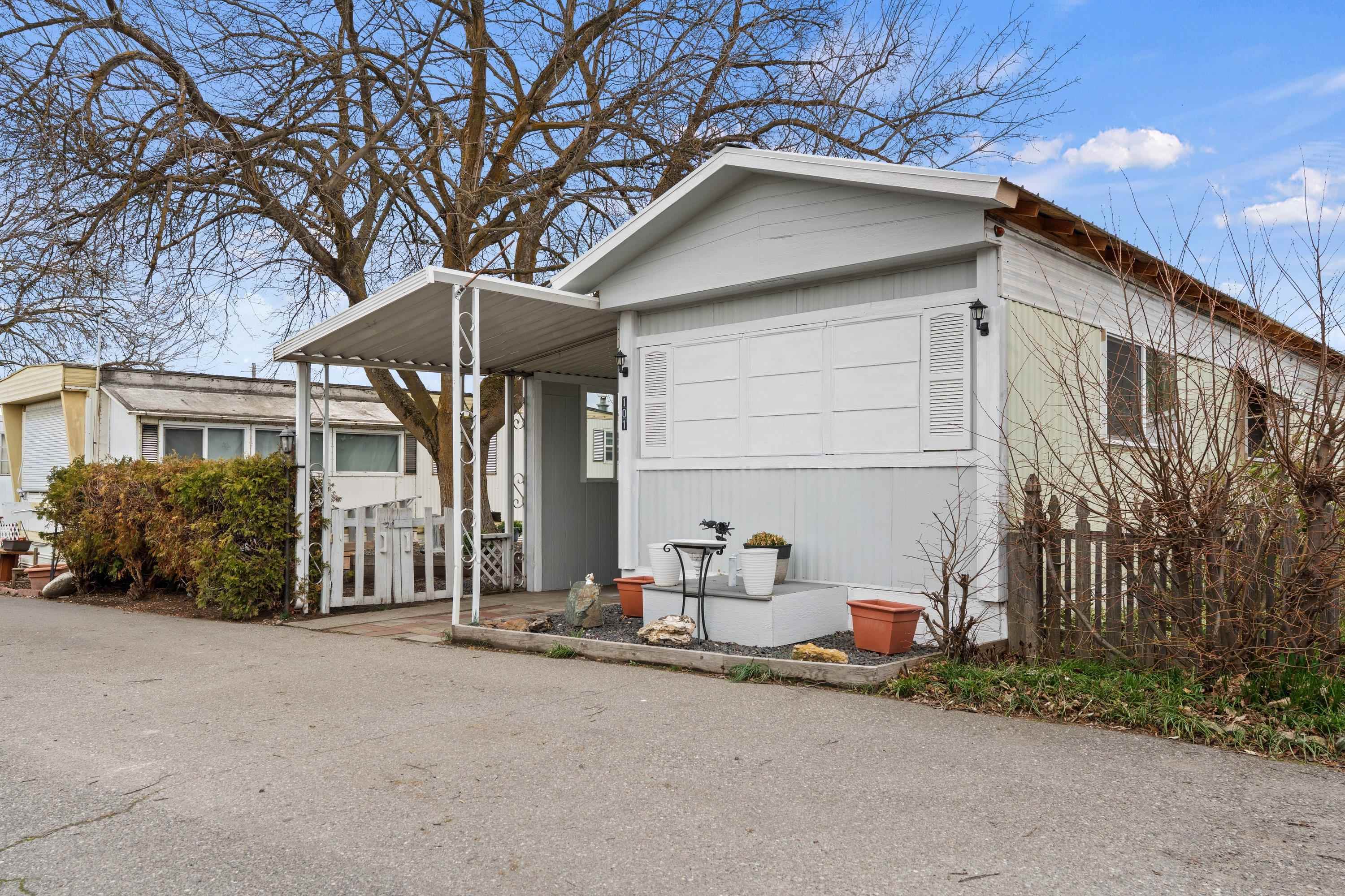 6300 E 2nd Ave - Photo 1