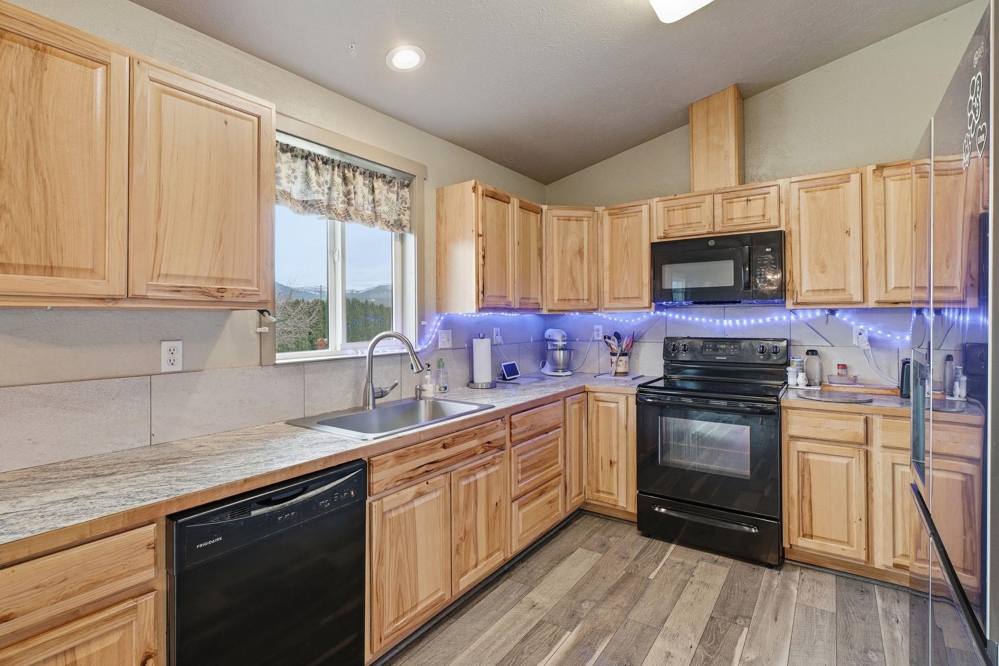 5614 N Canal Rd - Photo 11