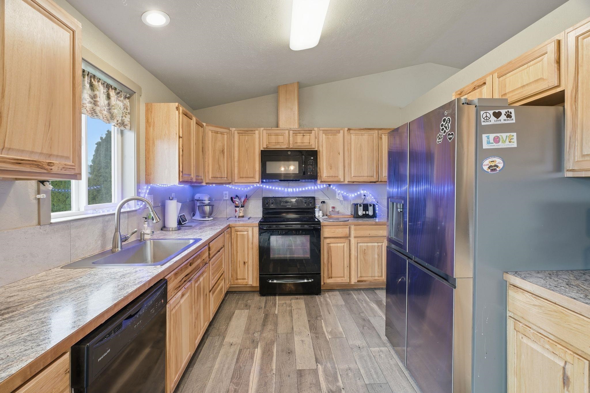 5614 N Canal Rd - Photo 10