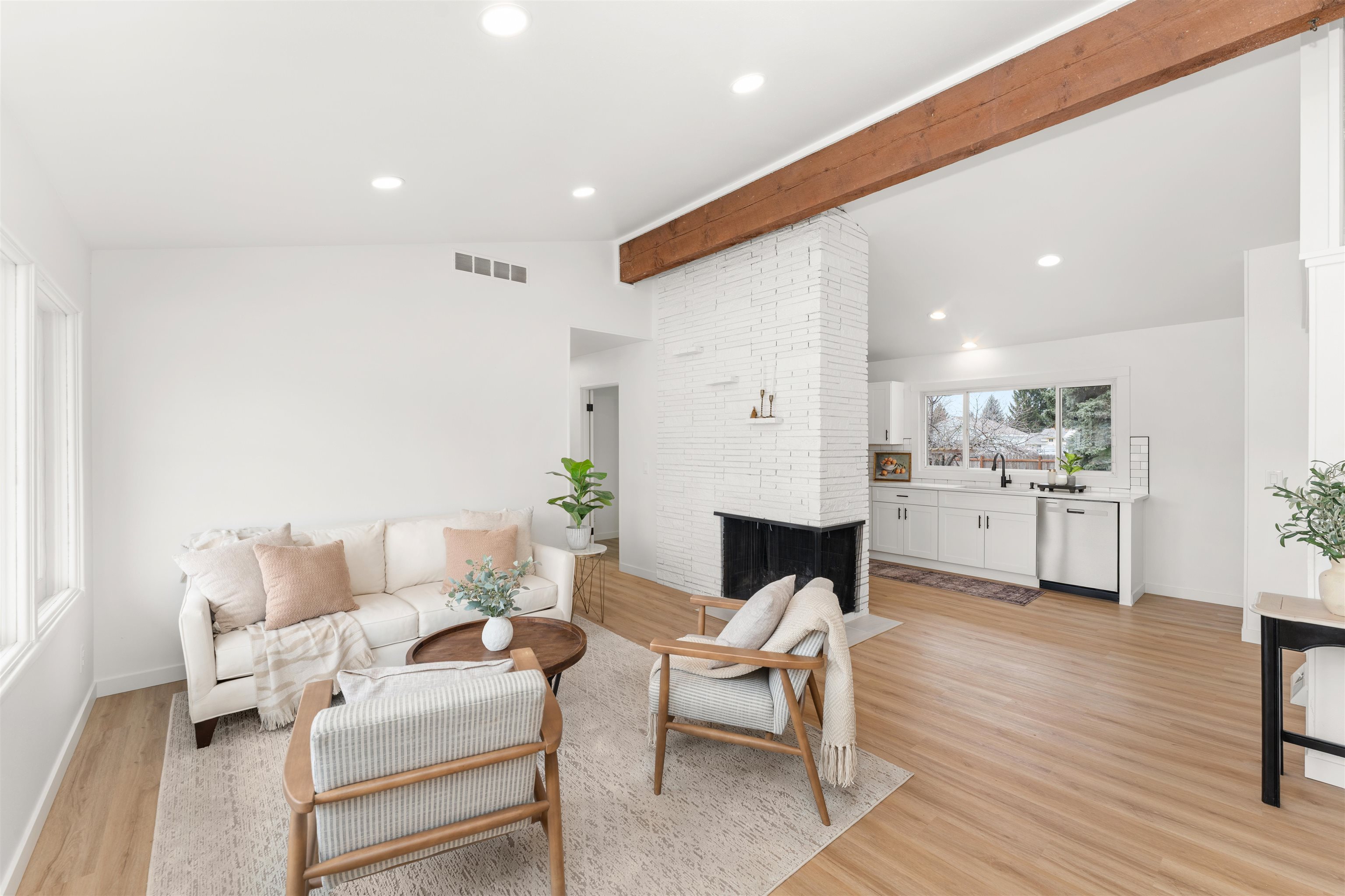 416 S Leta Rd - Photo 3
