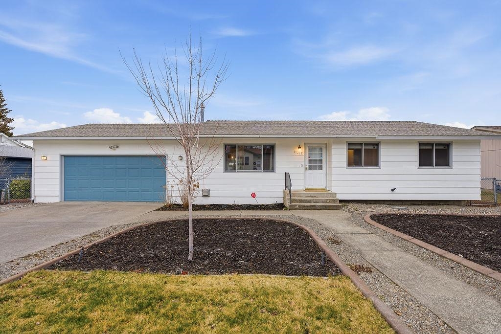 11217 E 11th Ave - Photo 1
