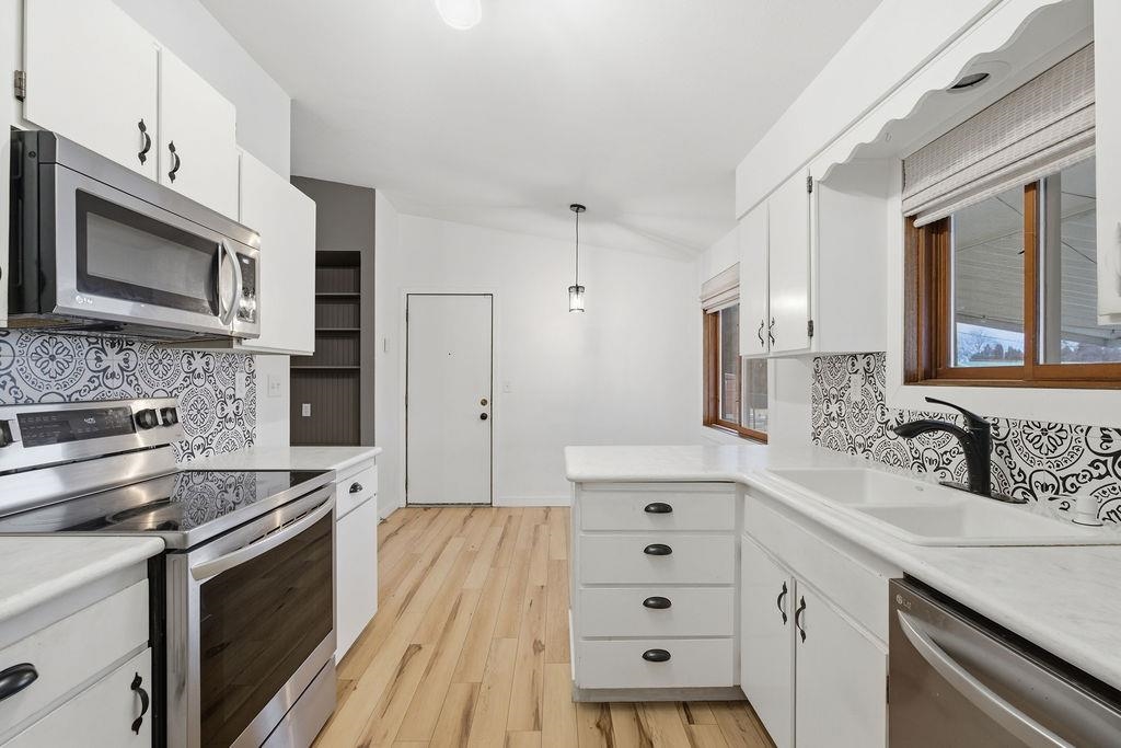 11217 E 11th Ave - Photo 15