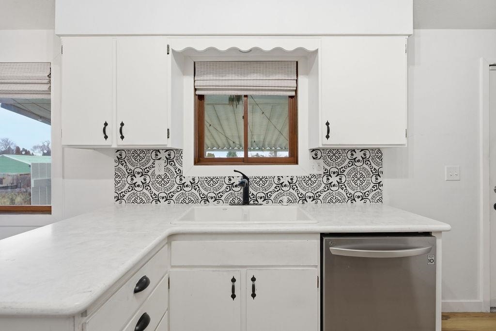 11217 E 11th Ave - Photo 16