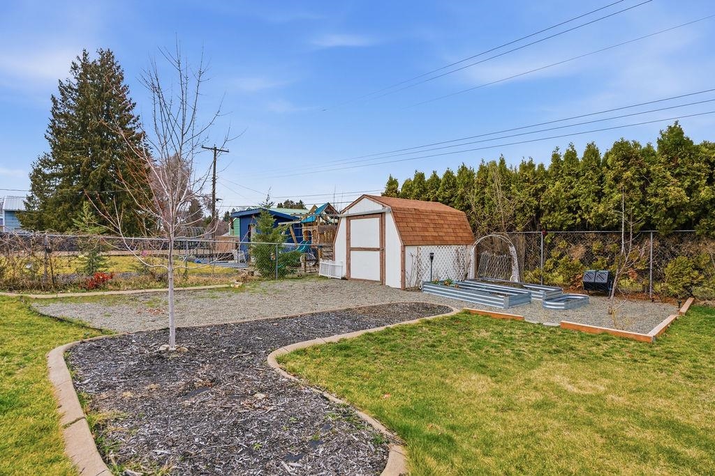 11217 E 11th Ave - Photo 35