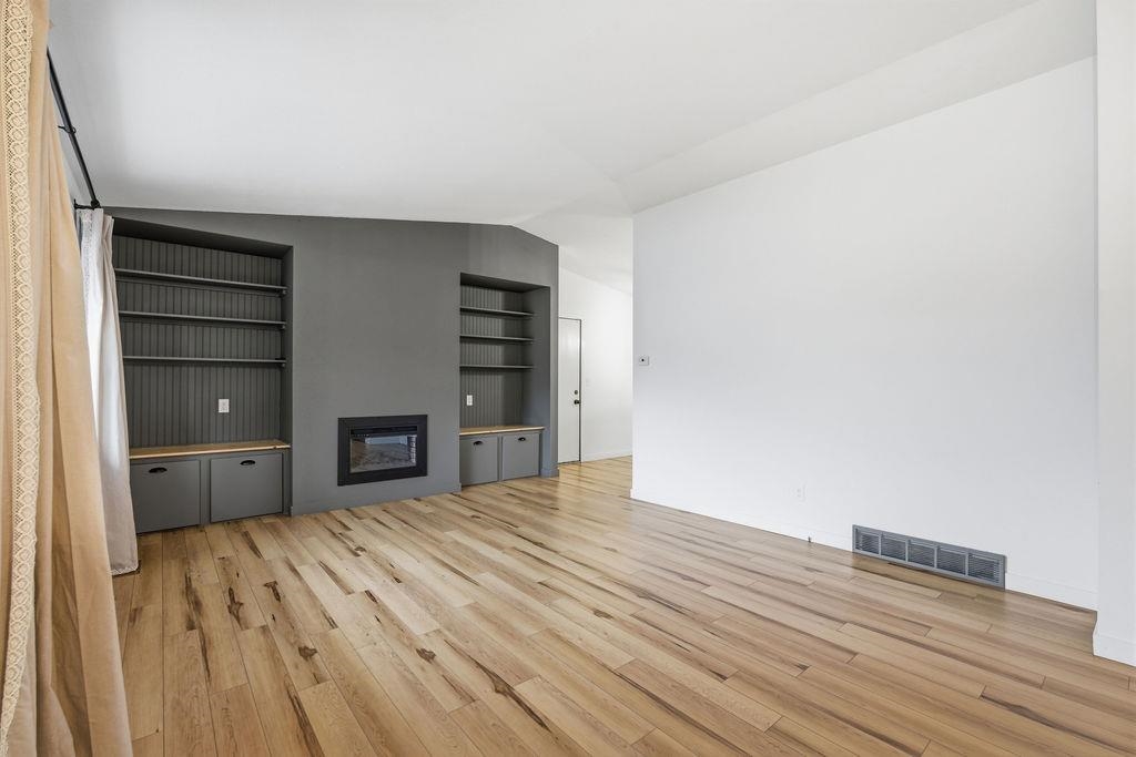 11217 E 11th Ave - Photo 9