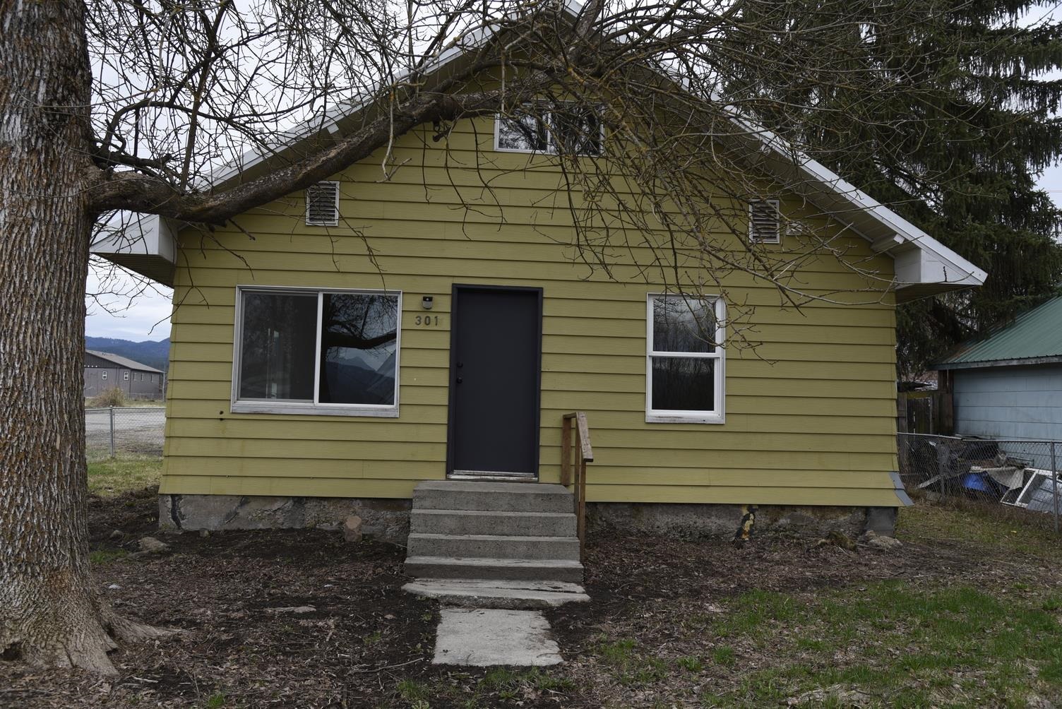 301 2nd Ave - Photo 1