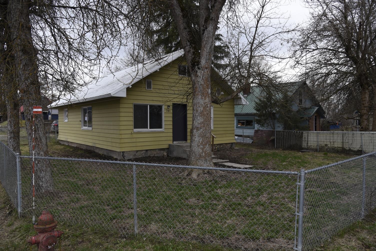 301 2nd Ave - Photo 2