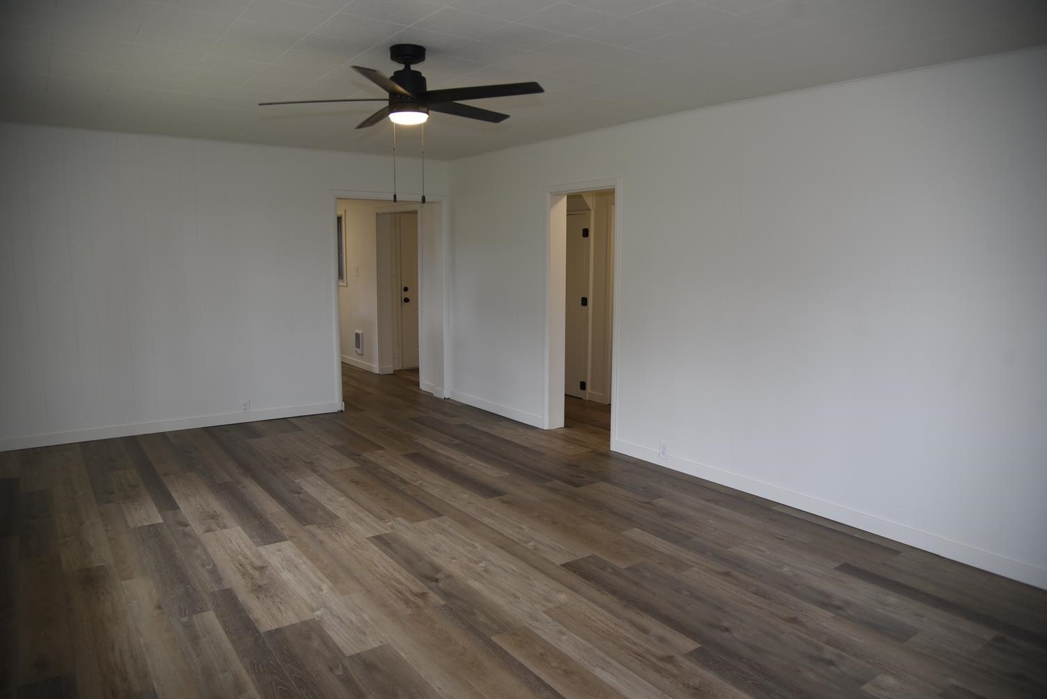 301 2nd Ave - Photo 3