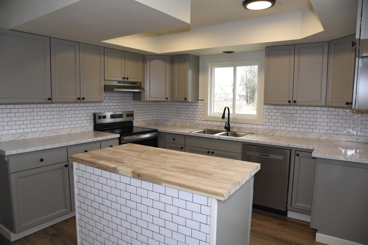 301 2nd Ave - Photo 5