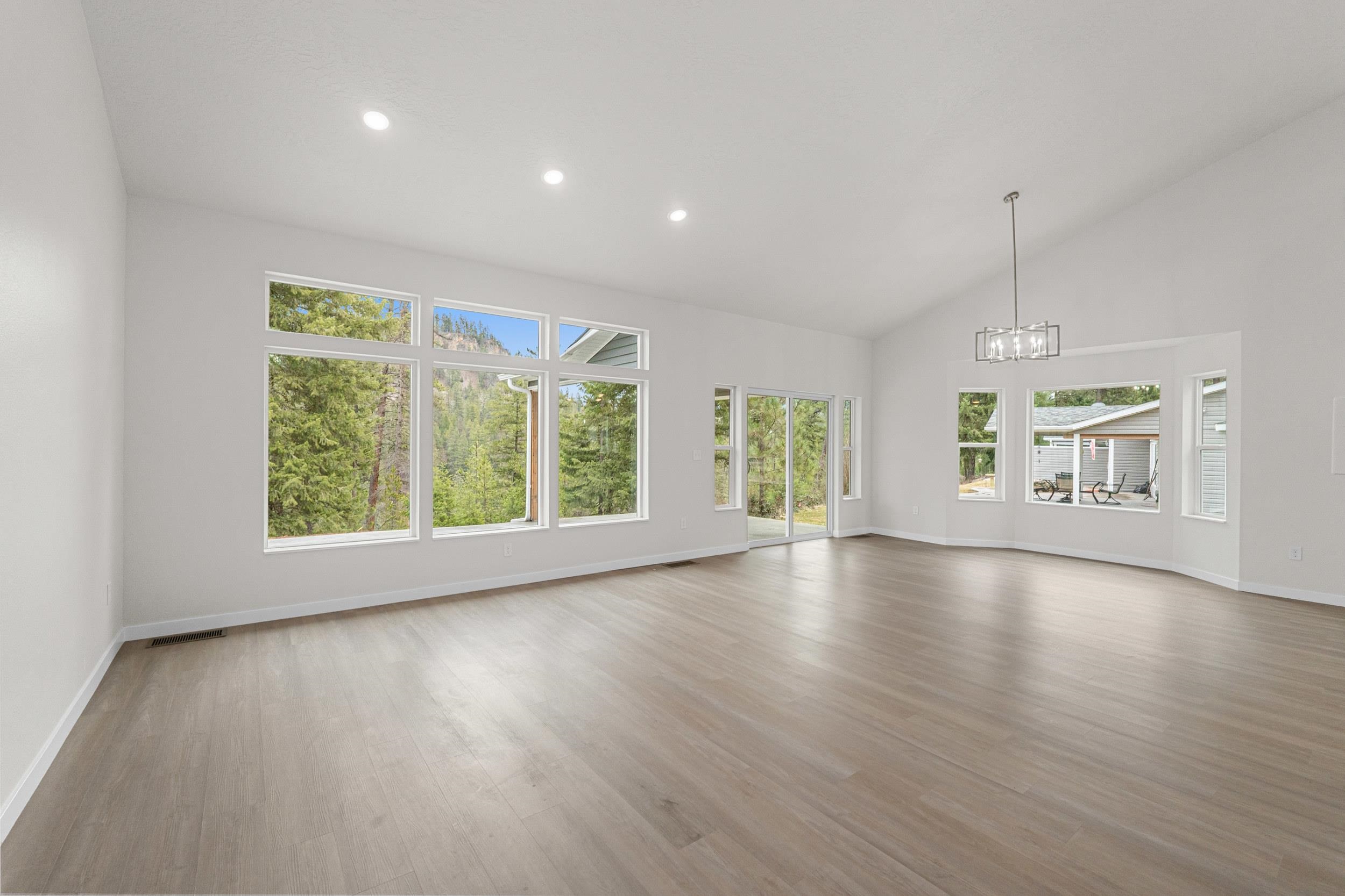 2528 Canyon Crest Way - Photo 3