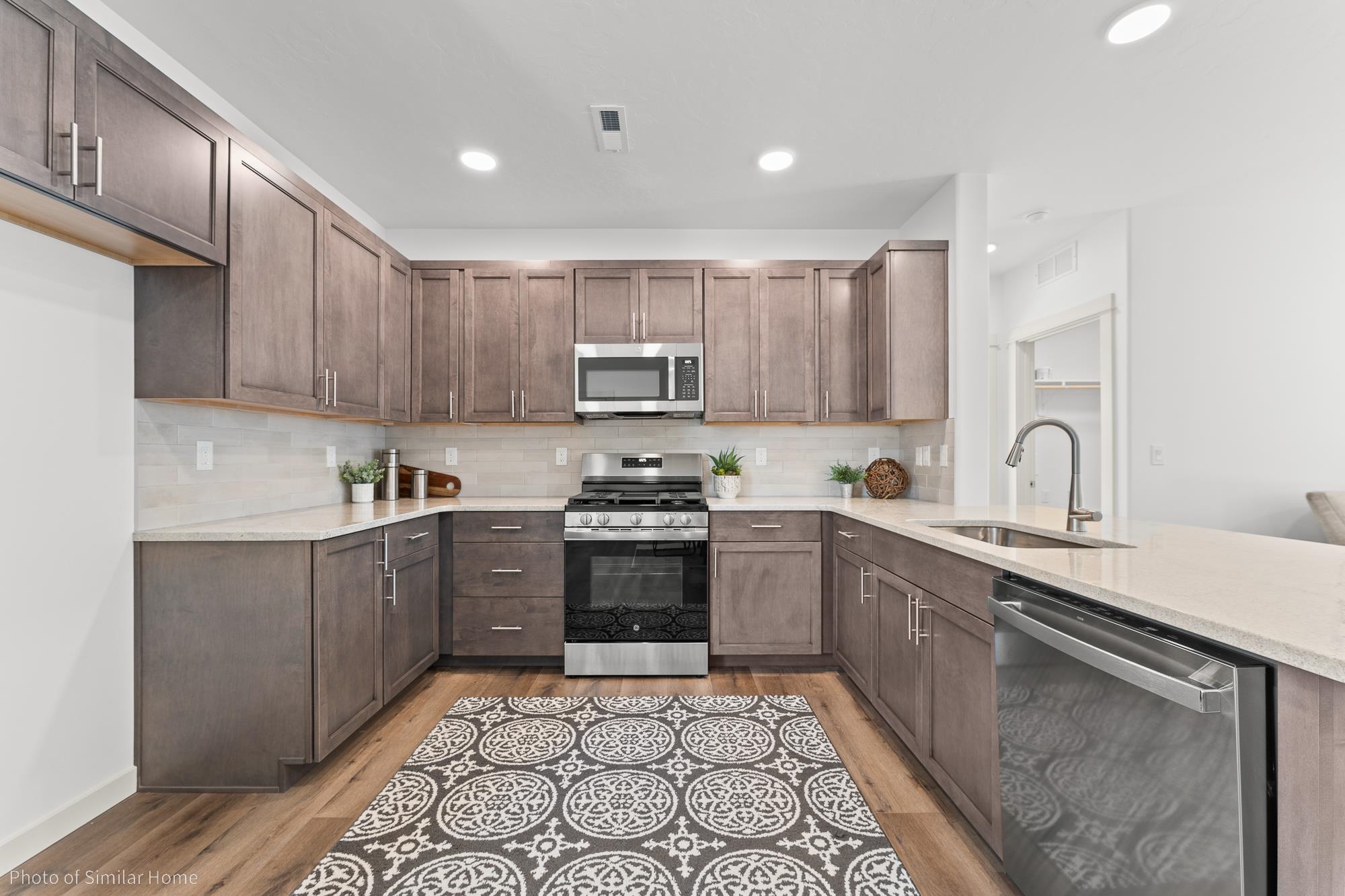228 N Viewmont Ct - Photo 3