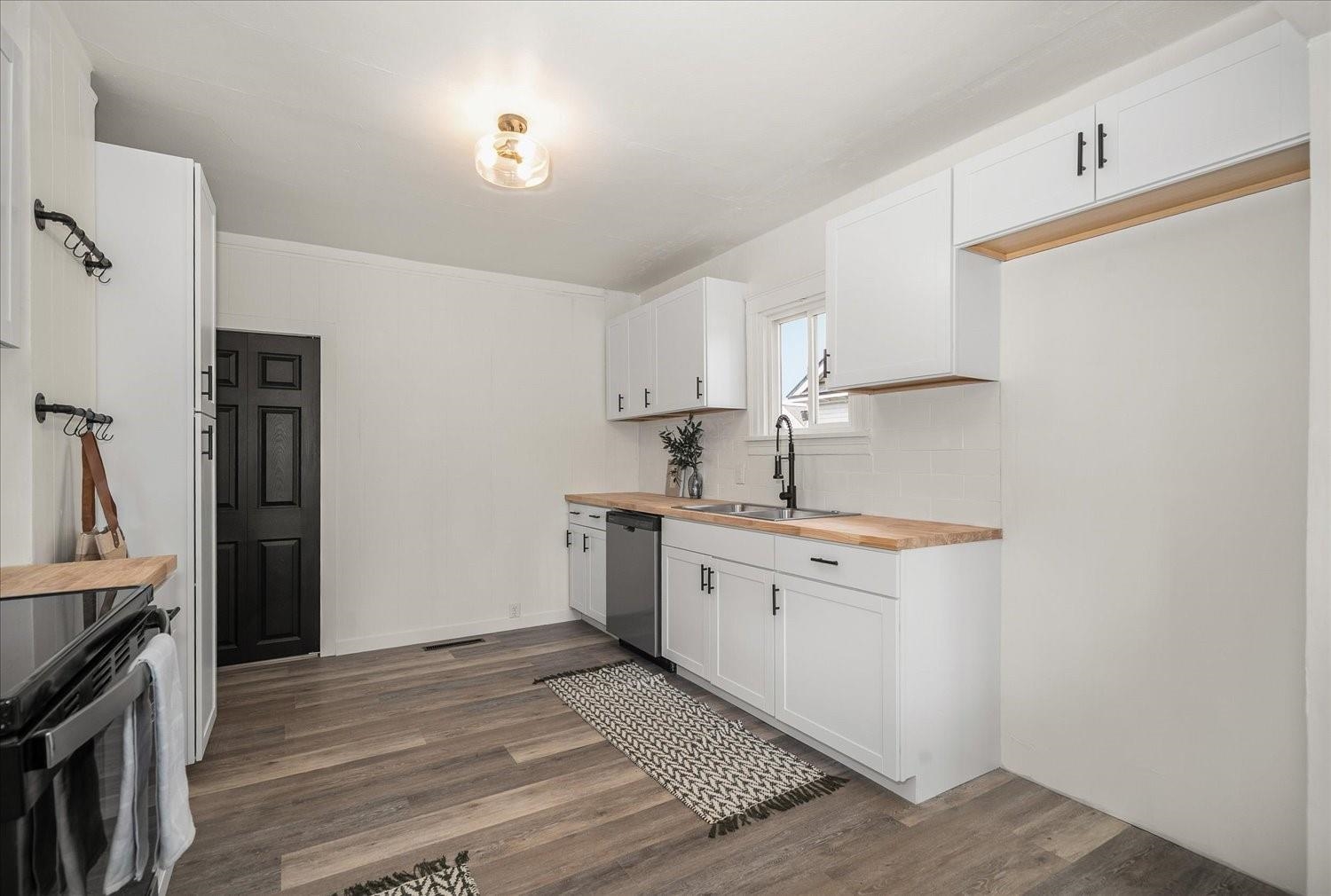 1008 E Glass Ave - Photo 11