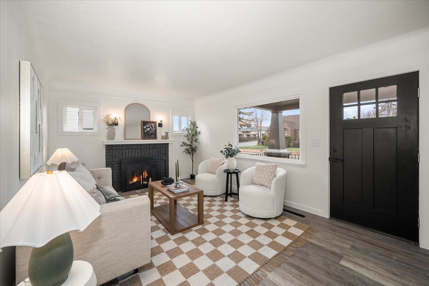 1008 E Glass Ave - Photo 3