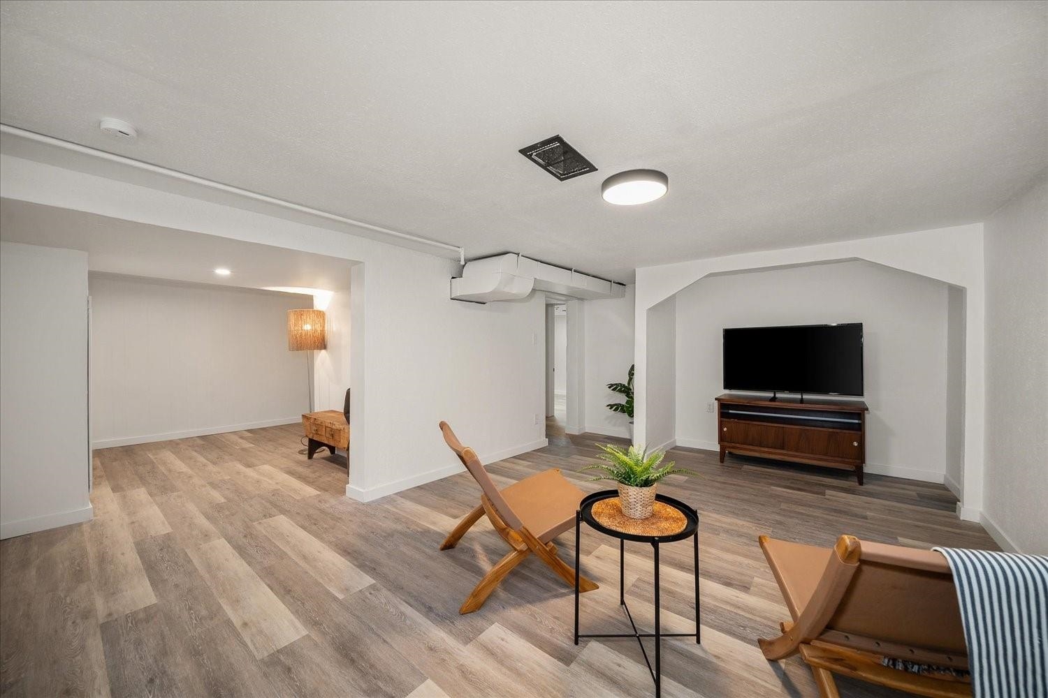 1008 E Glass Ave - Photo 21