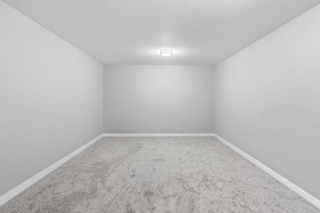 295 SW Railroad Ave - Photo 13