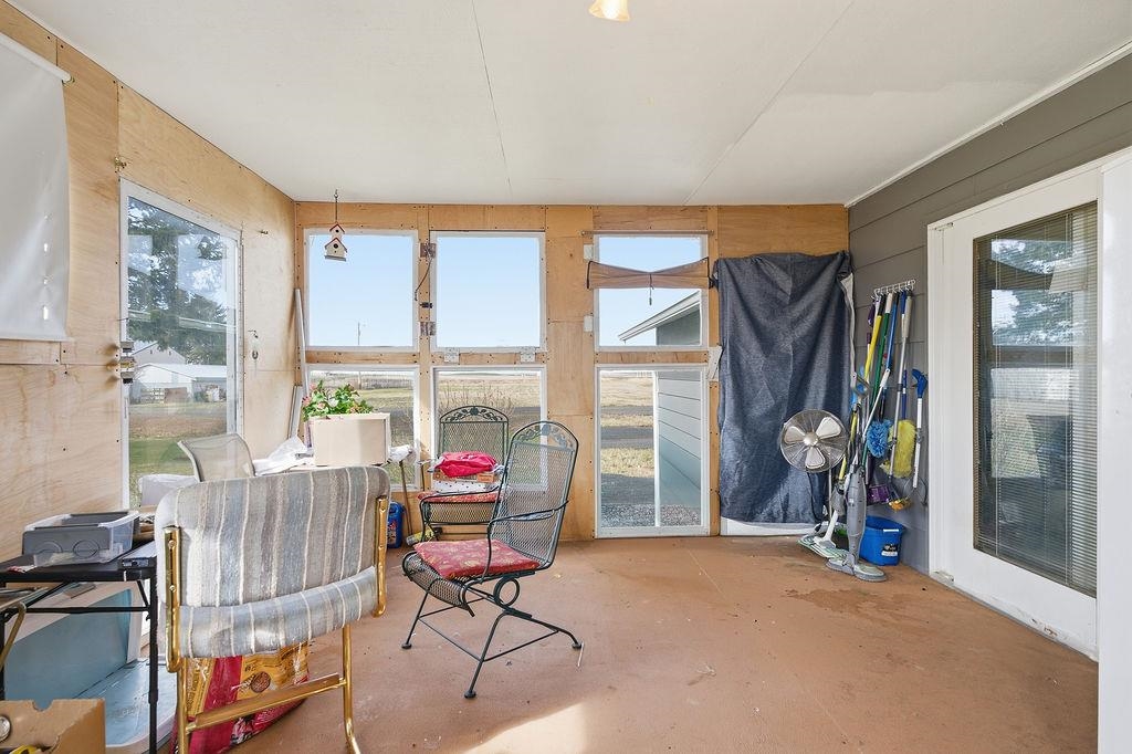 295 SW Railroad Ave - Photo 22