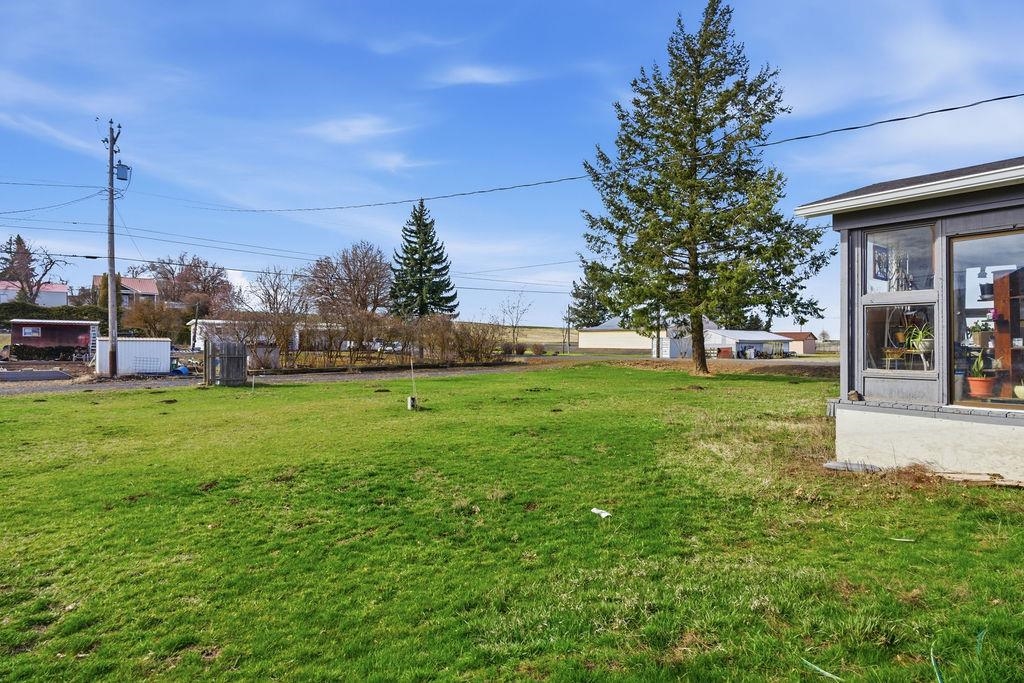 295 SW Railroad Ave - Photo 26