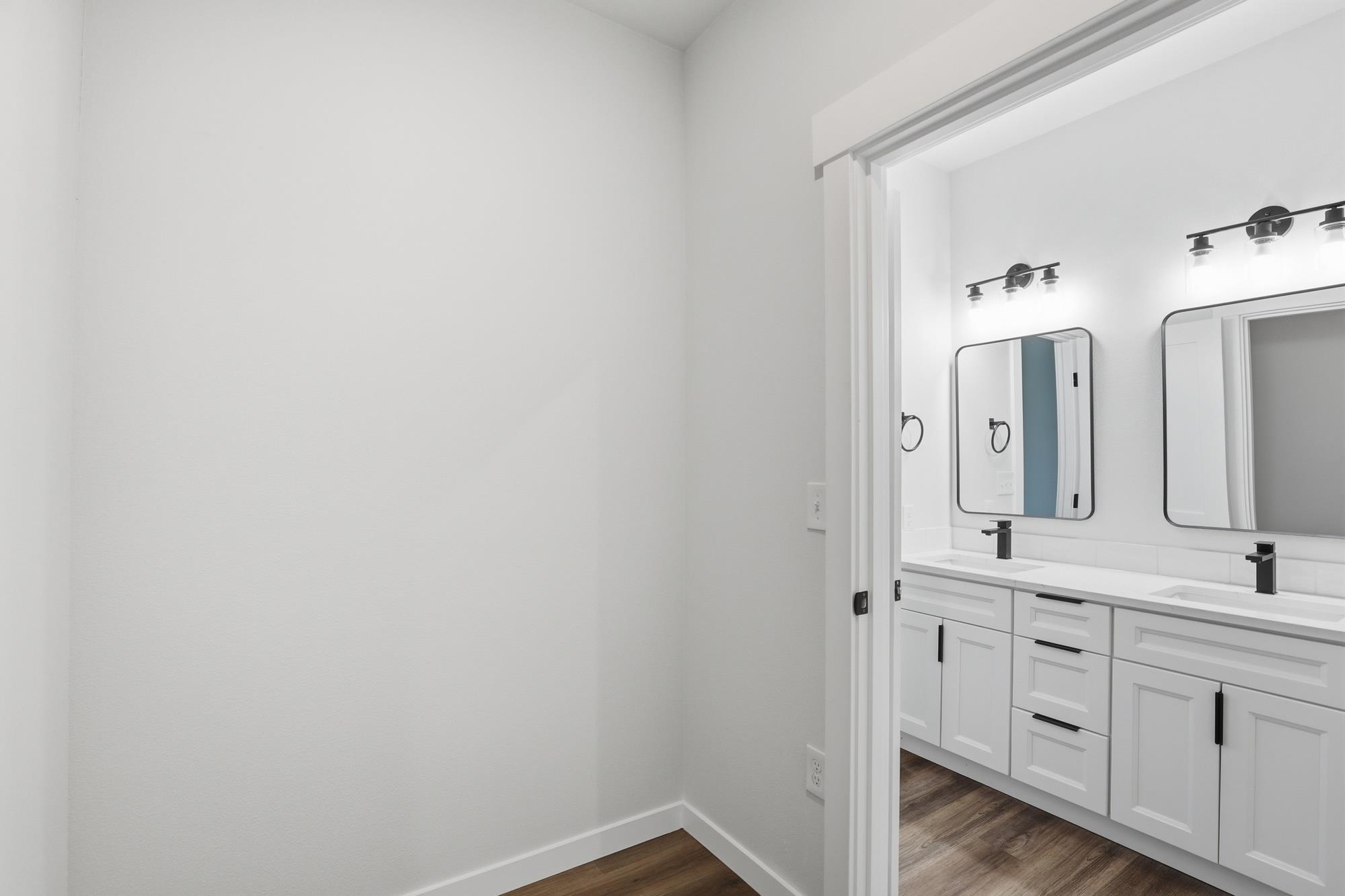 4914 E Fairview Ave - Photo 23