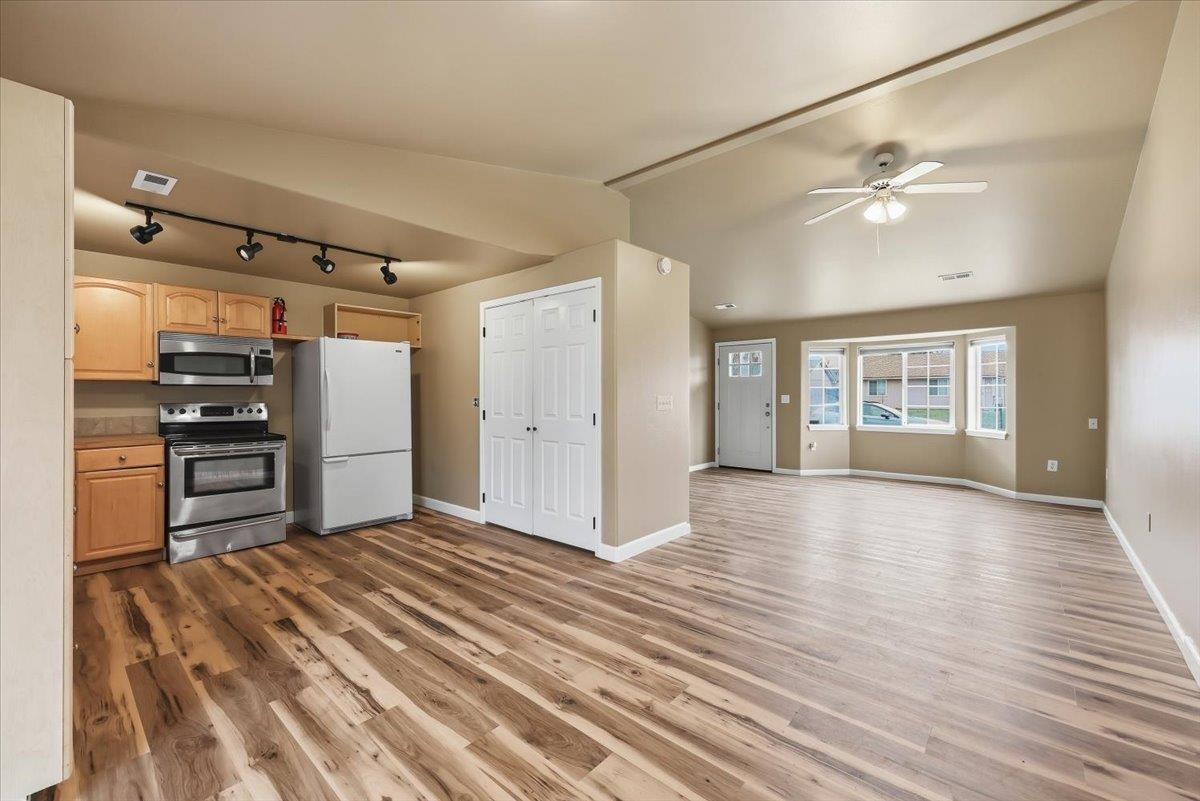 12712 W 11th Ave - Photo 5