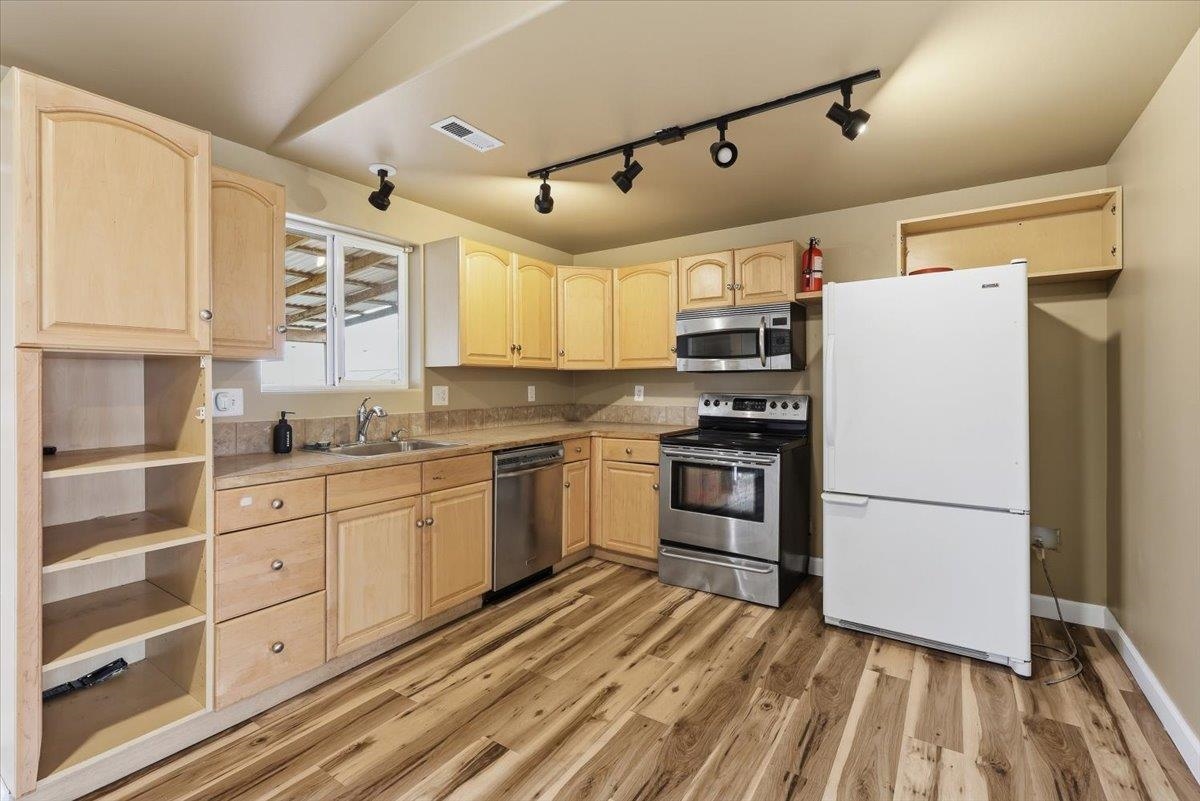 12712 W 11th Ave - Photo 6
