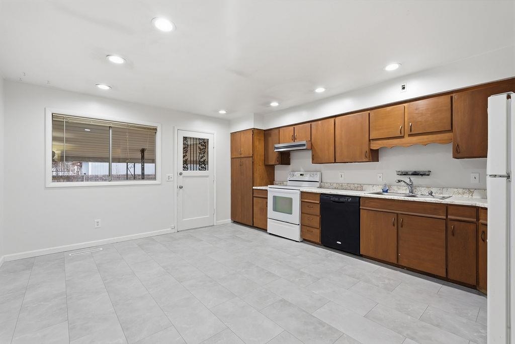 2503 N Rebecca St - Photo 14