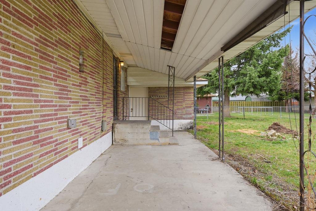 2503 N Rebecca St - Photo 32