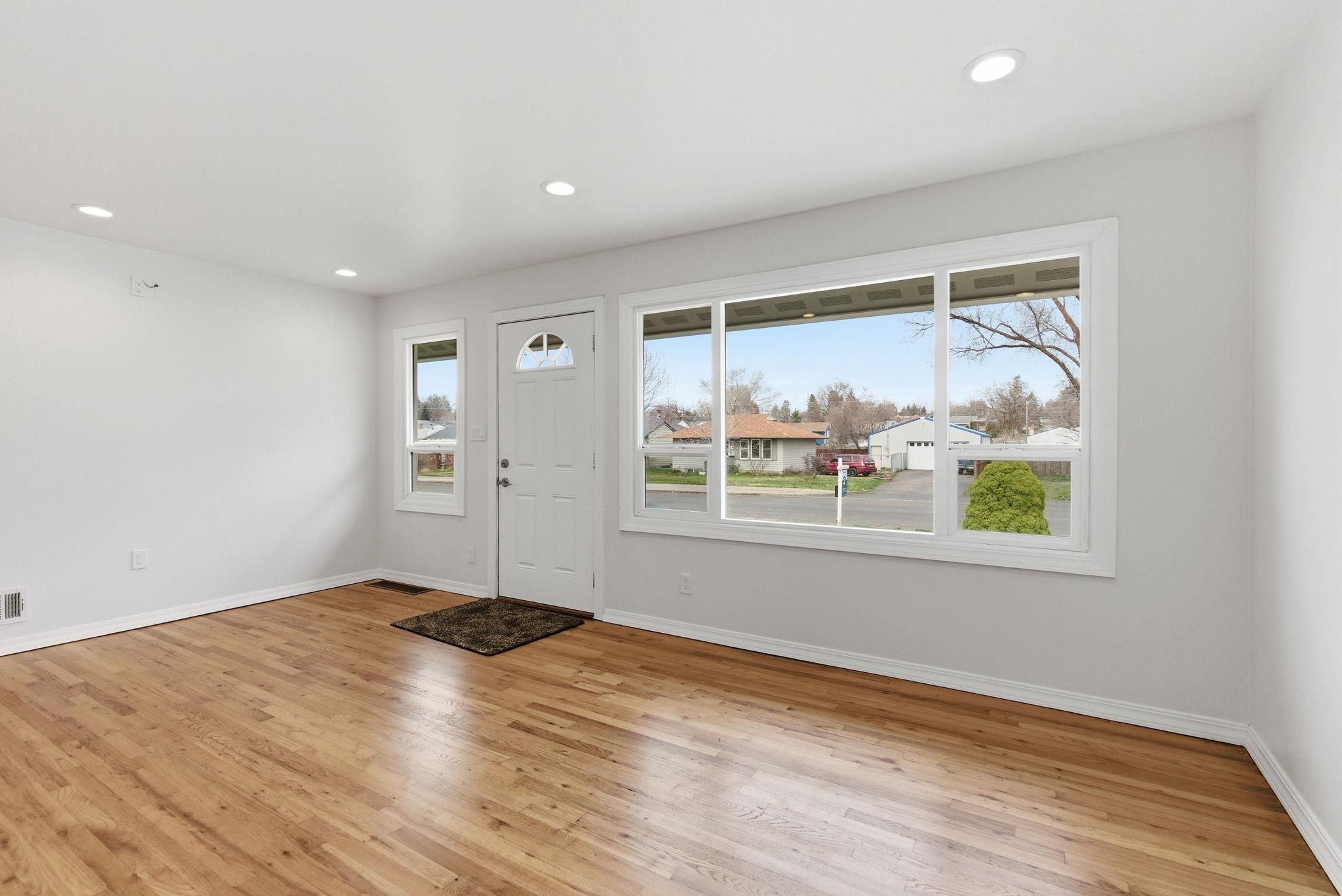 3832 E Grace Ave - Photo 4