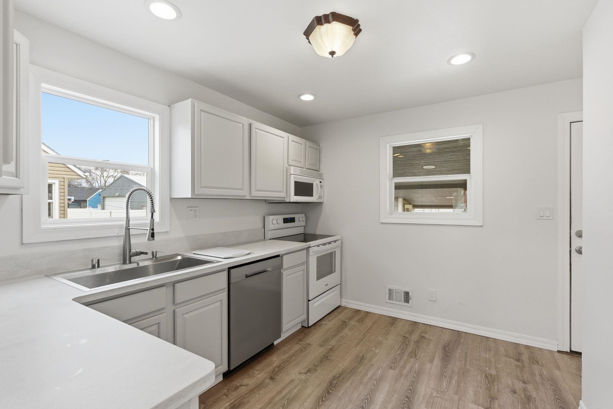 3832 E Grace Ave - Photo 7