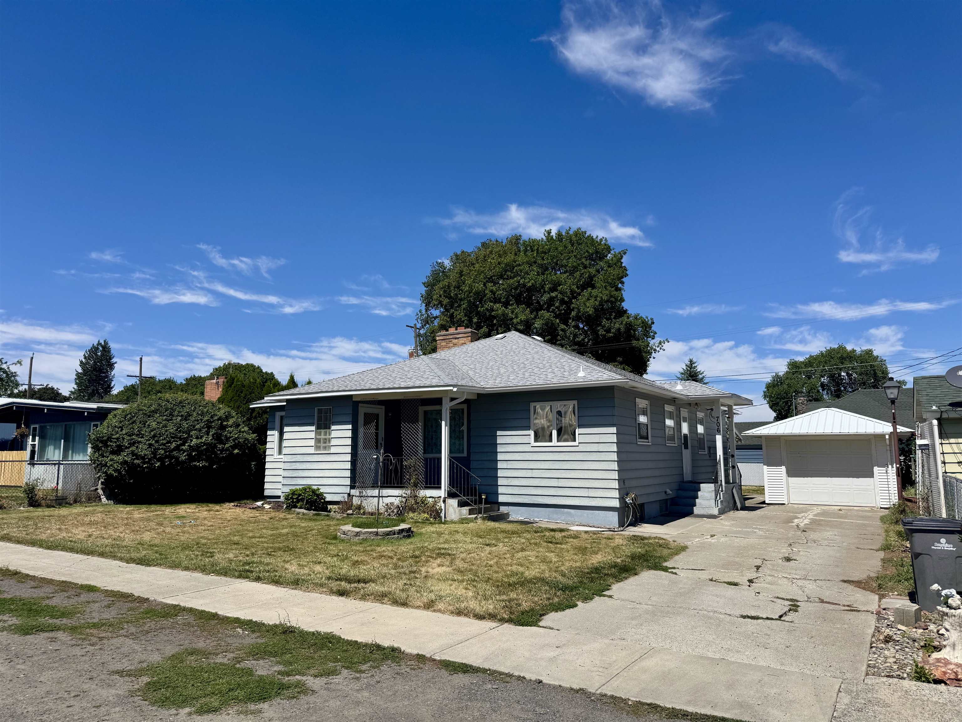 706 Maxwell St - Photo 1