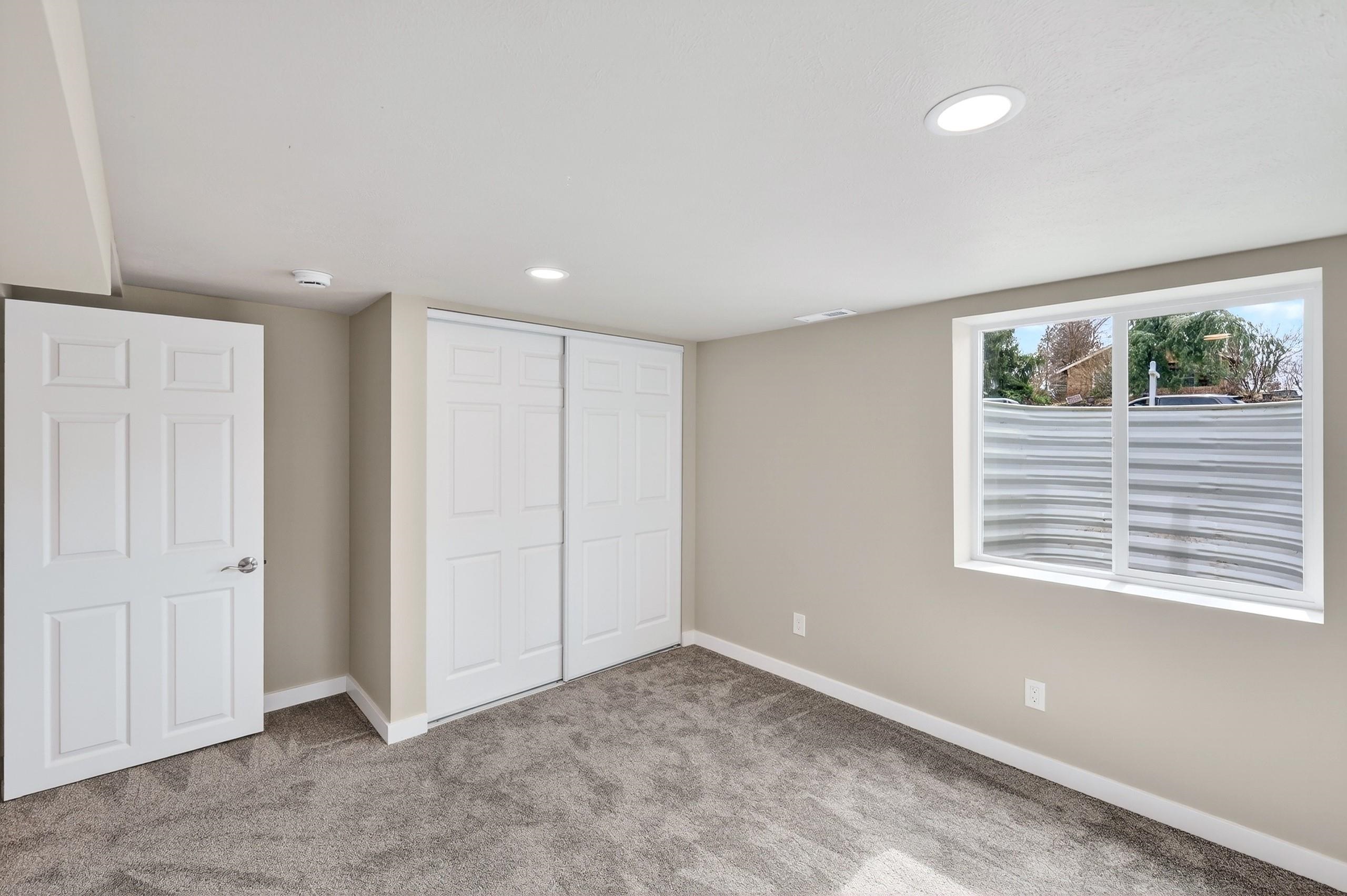 915 E 34th Ave - Photo 11