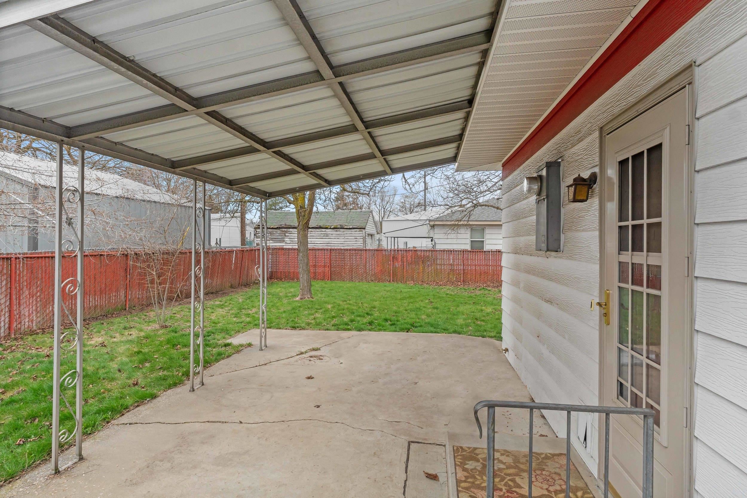1323 N Bowman Rd - Photo 22