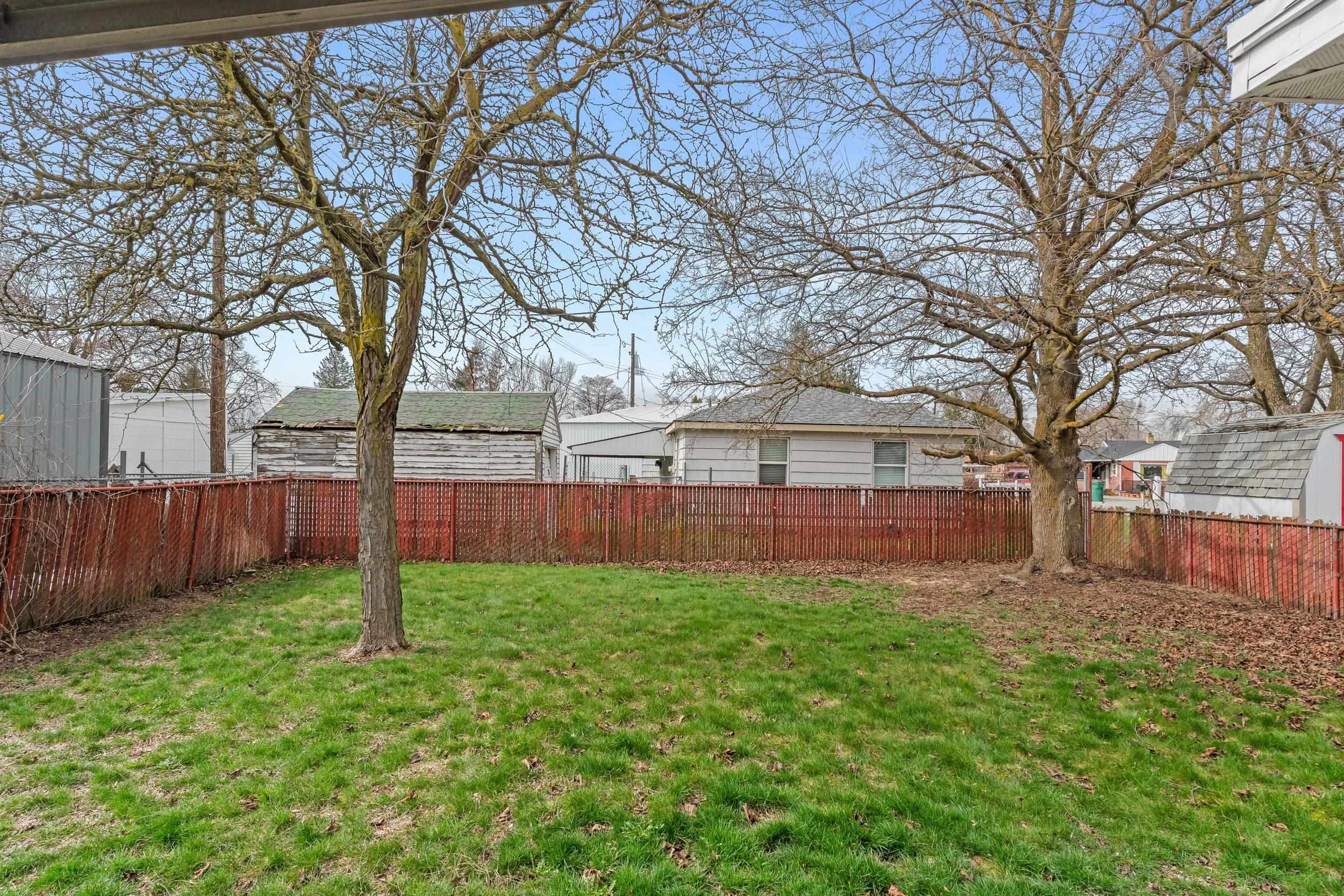 1323 N Bowman Rd - Photo 25