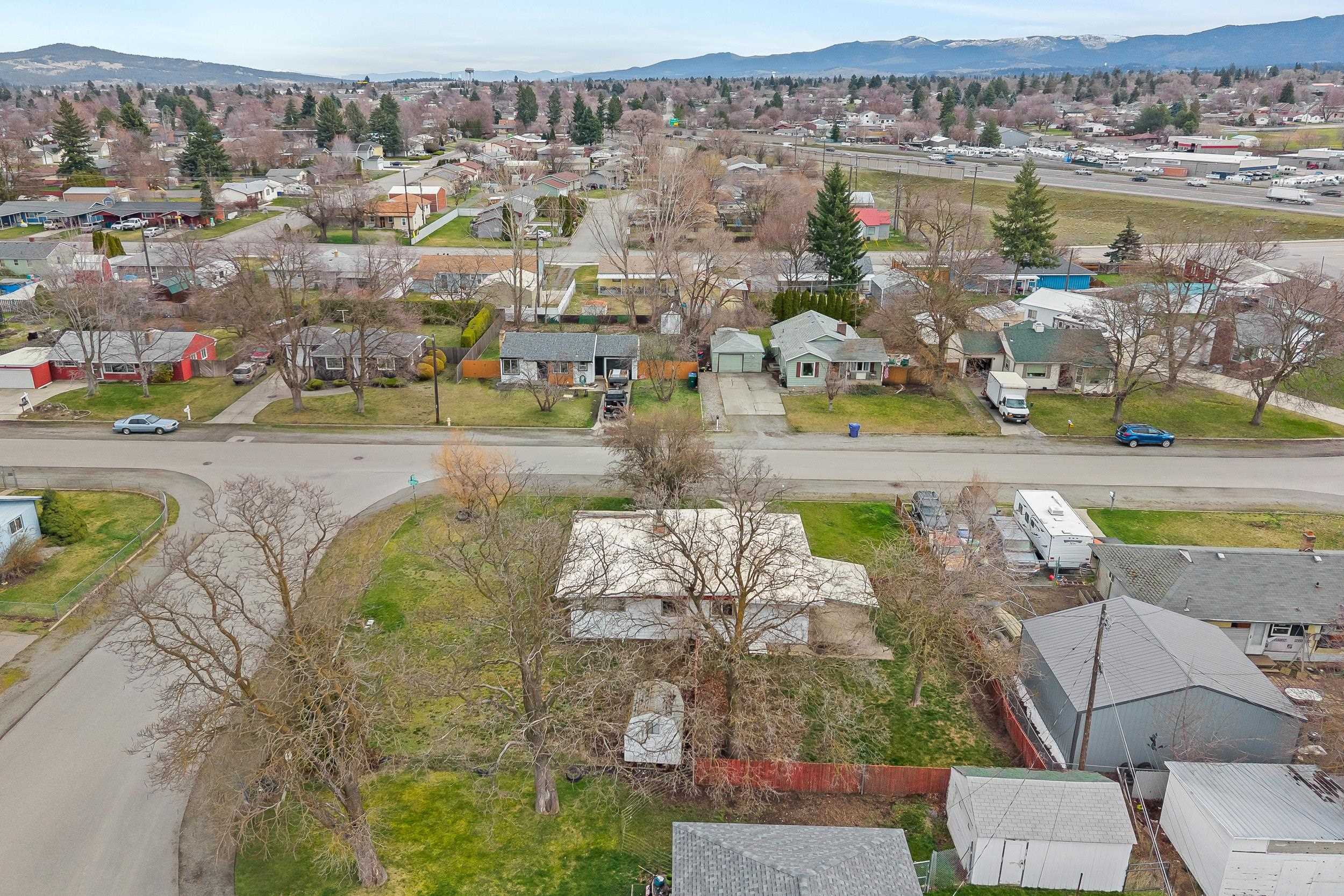 1323 N Bowman Rd - Photo 32