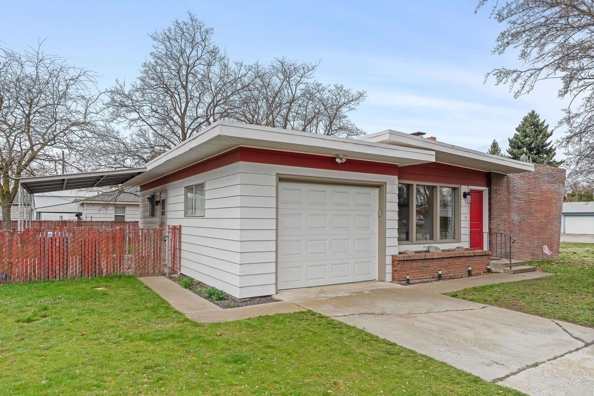 1323 N Bowman Rd - Photo 5