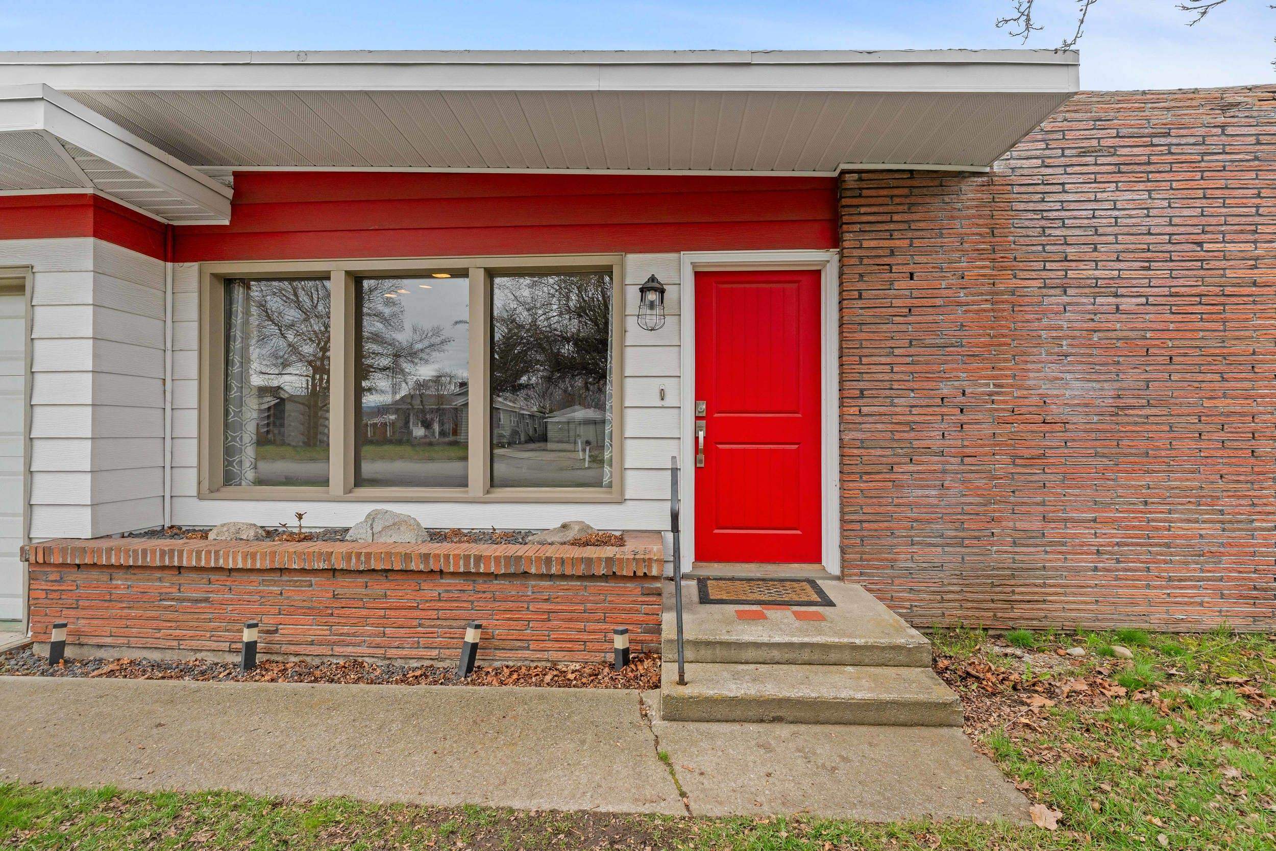 1323 N Bowman Rd - Photo 6