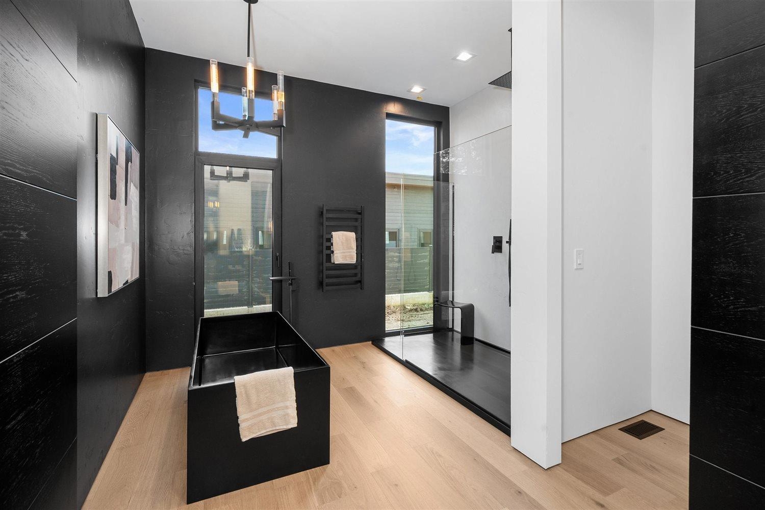 3453 E 46th Ct - Photo 32