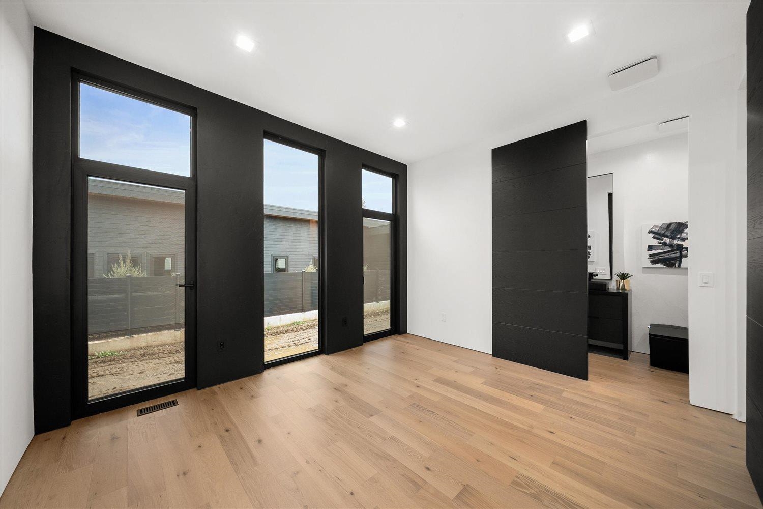 3453 E 46th Ct - Photo 38