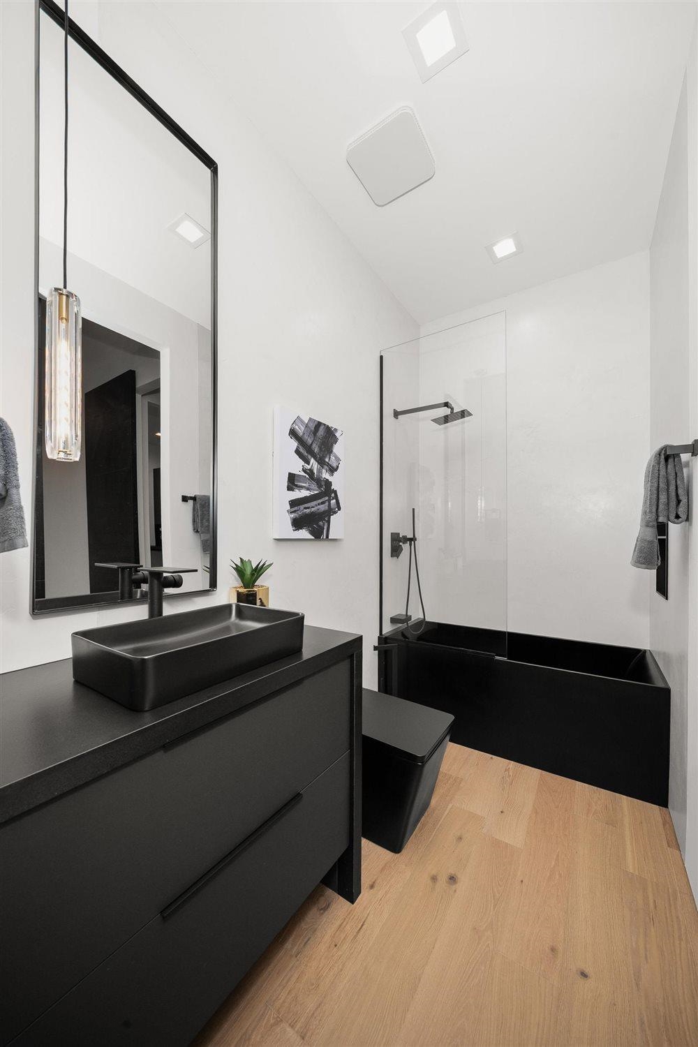 3453 E 46th Ct - Photo 40
