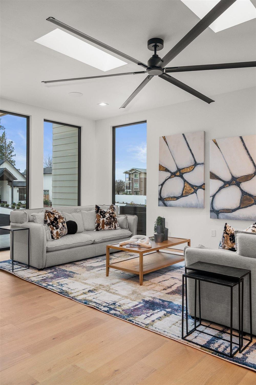 3453 E 46th Ct - Photo 6