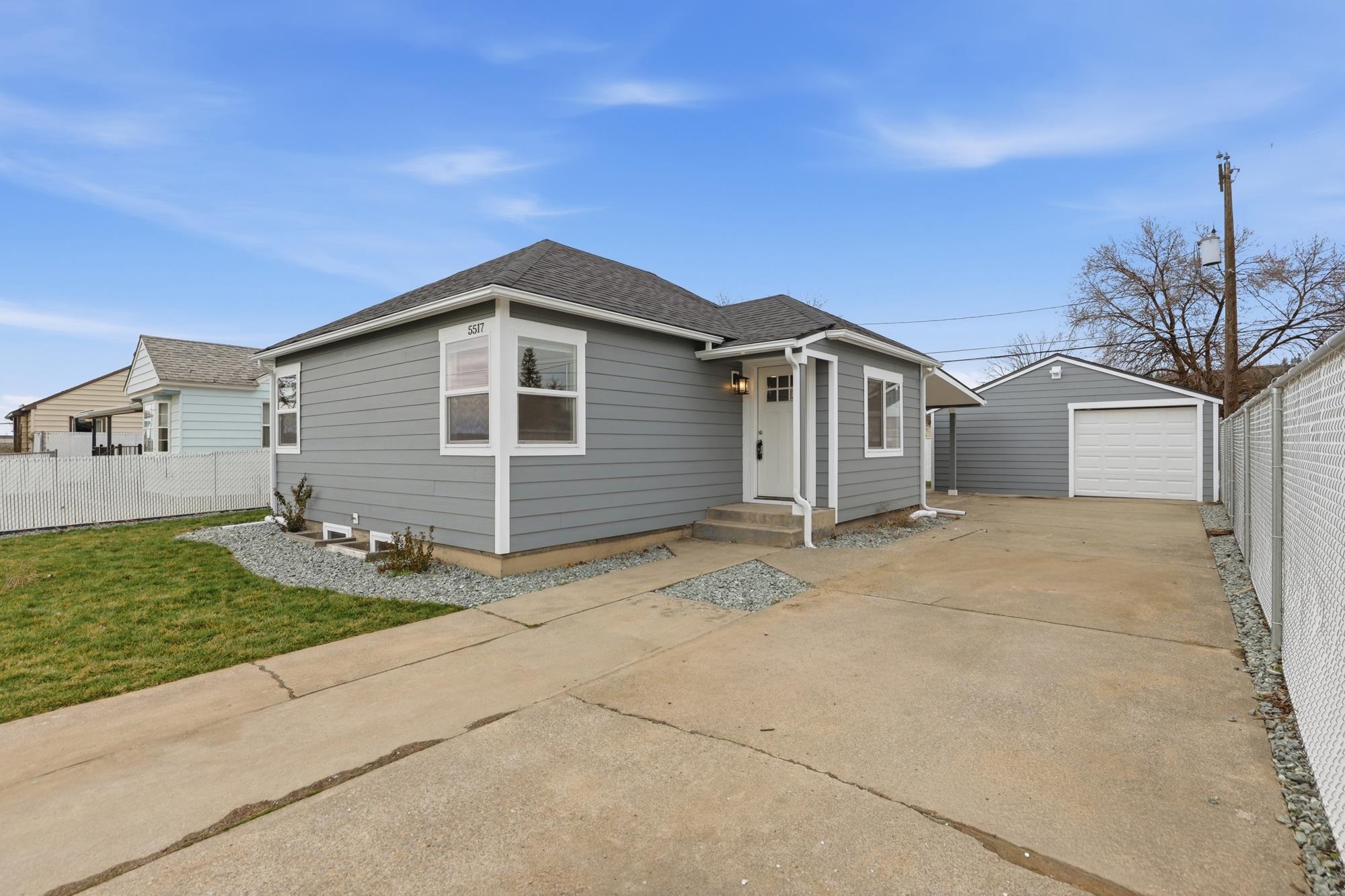 5517 E Parkwater Ave - Photo 29