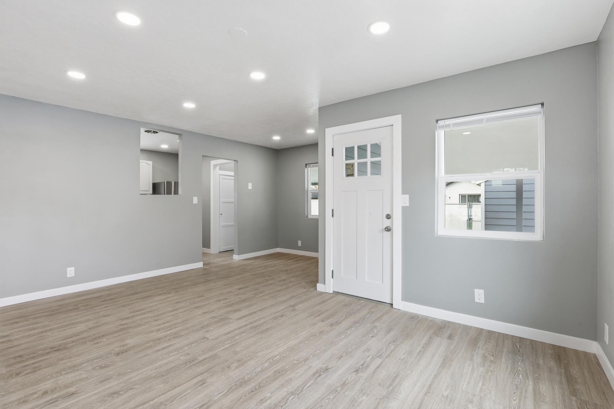 5517 E Parkwater Ave - Photo 4
