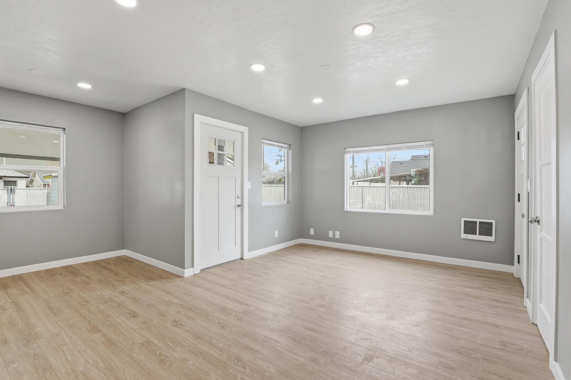 5517 E Parkwater Ave - Photo 5