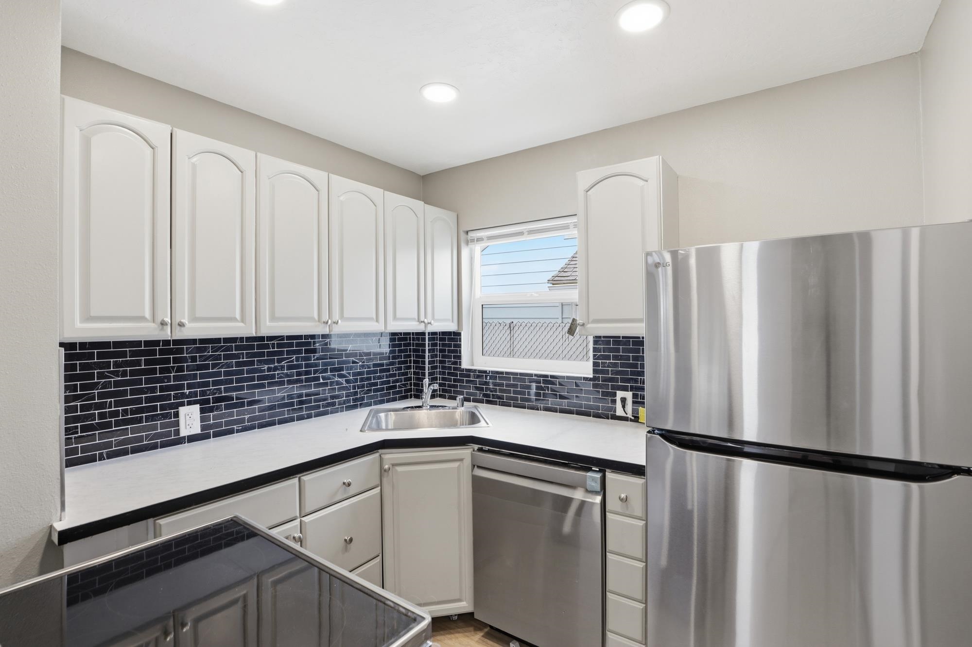 5517 E Parkwater Ave - Photo 9