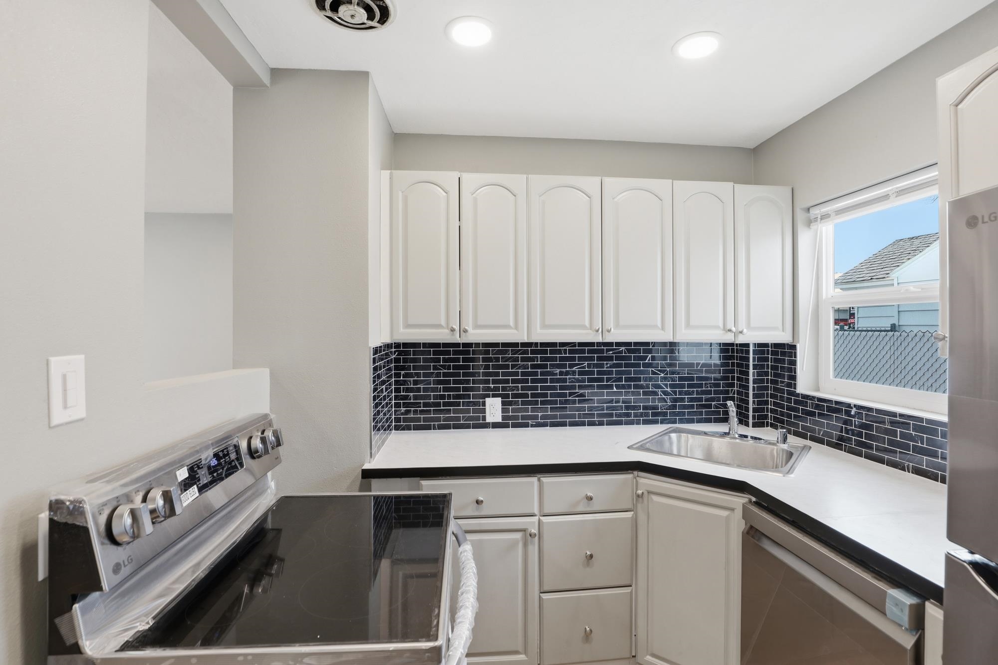 5517 E Parkwater Ave - Photo 10
