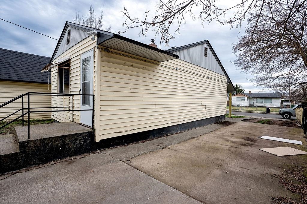 3617 E Grace Ave - Photo 8