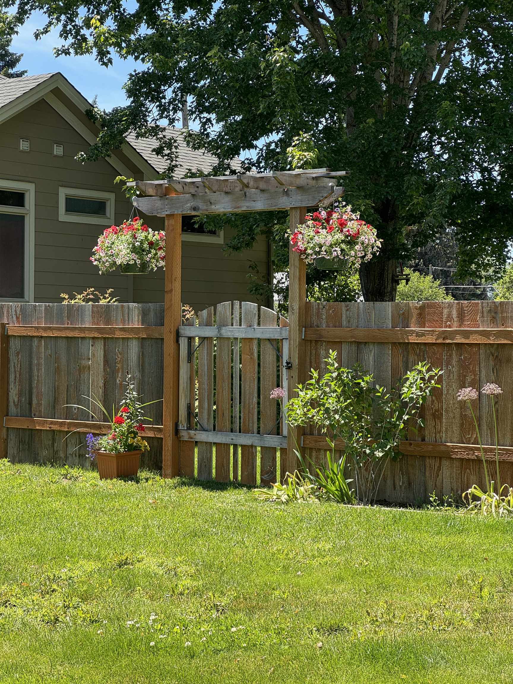 820 N Vernon Ave - Photo 46