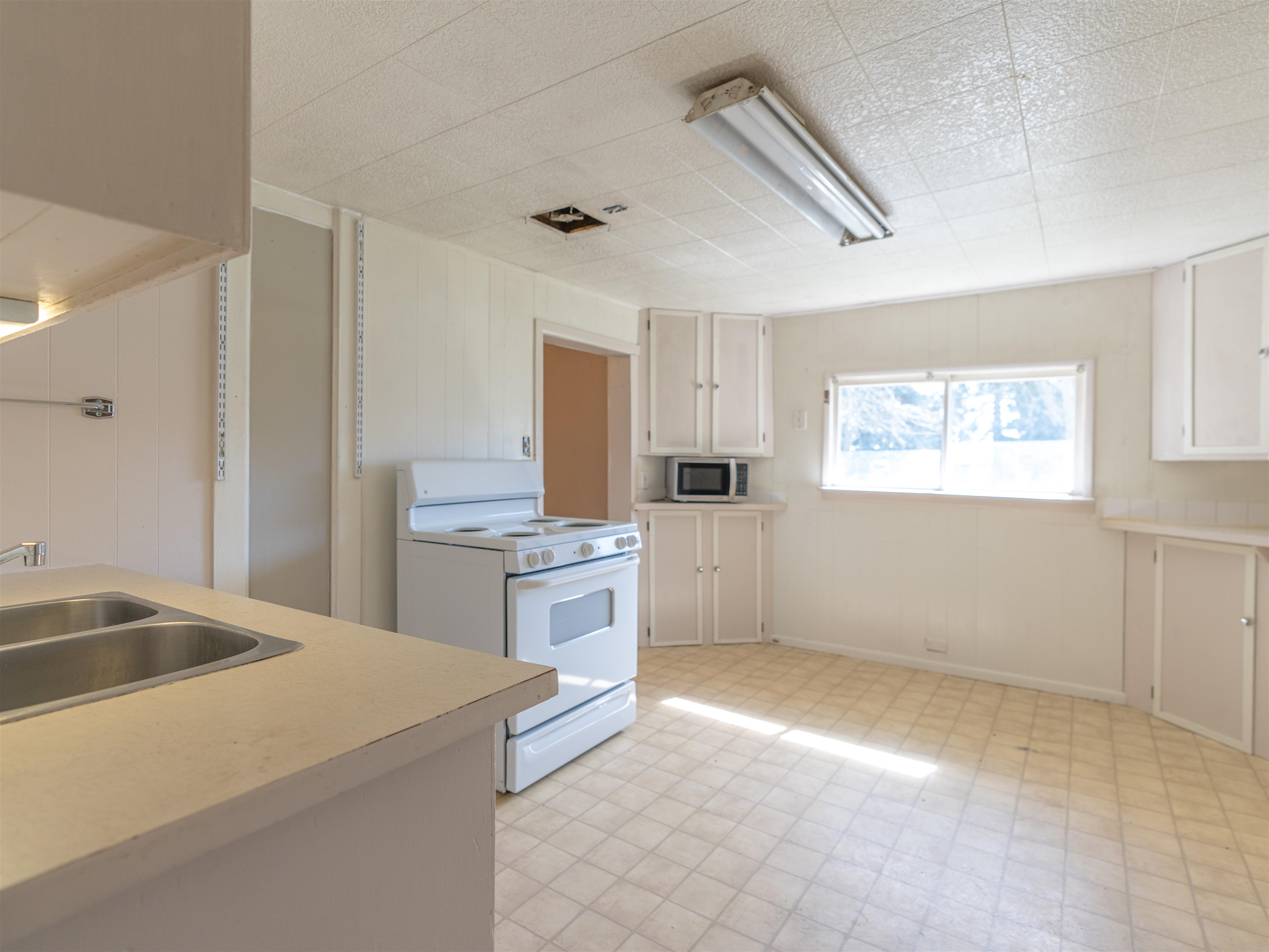 323 E D St - Photo 12