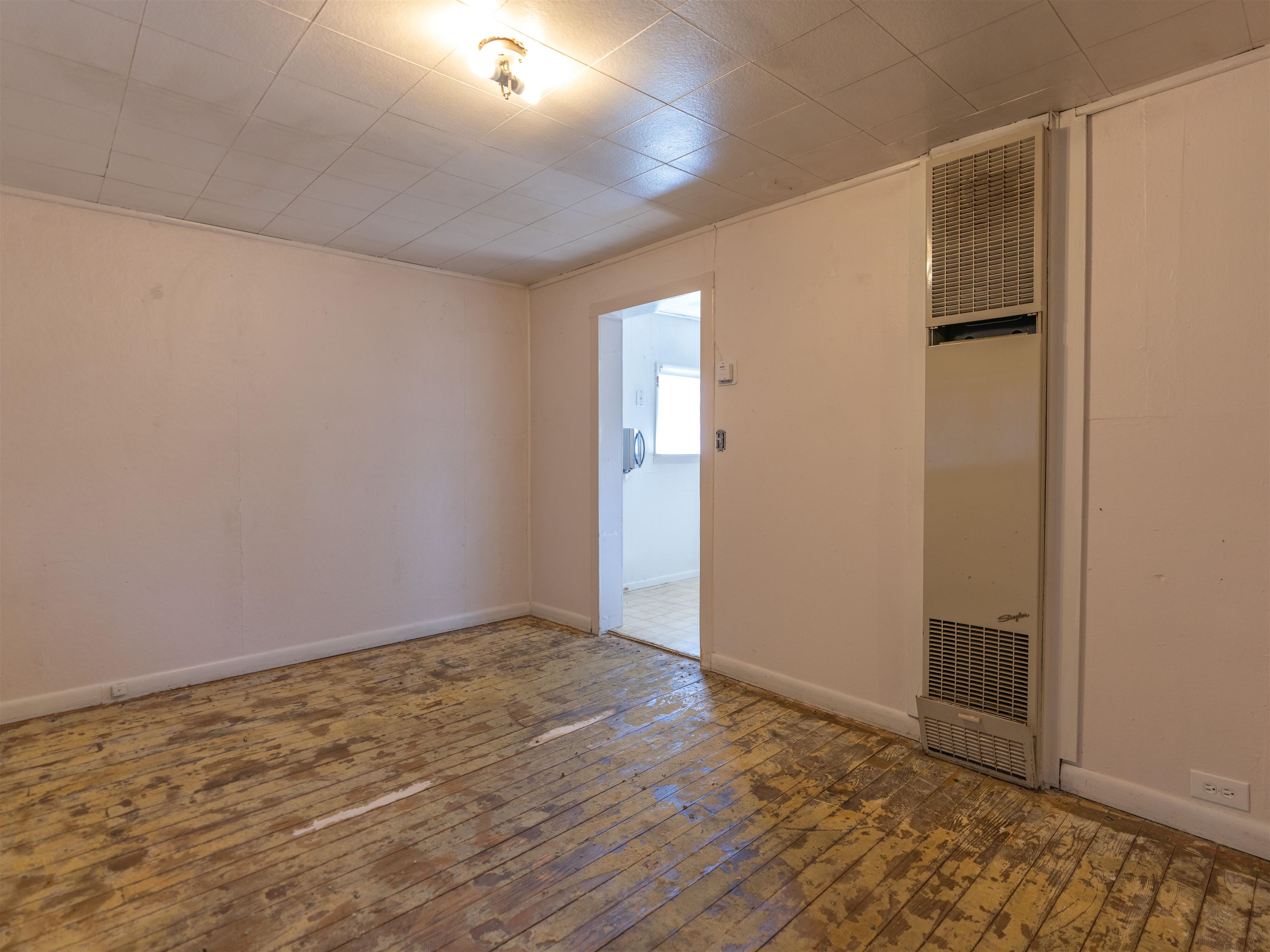 323 E D St - Photo 14