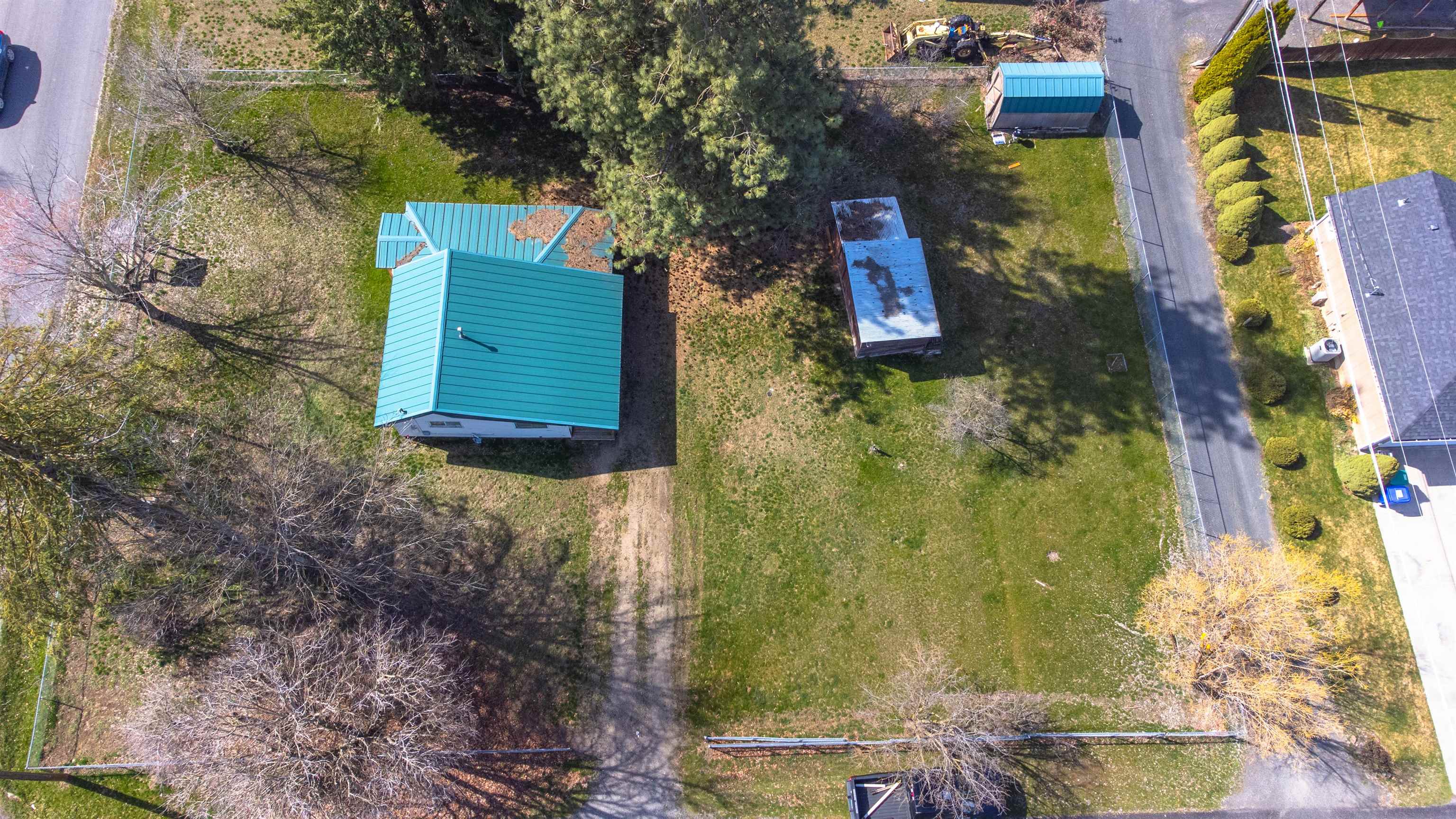 323 E D St - Photo 3