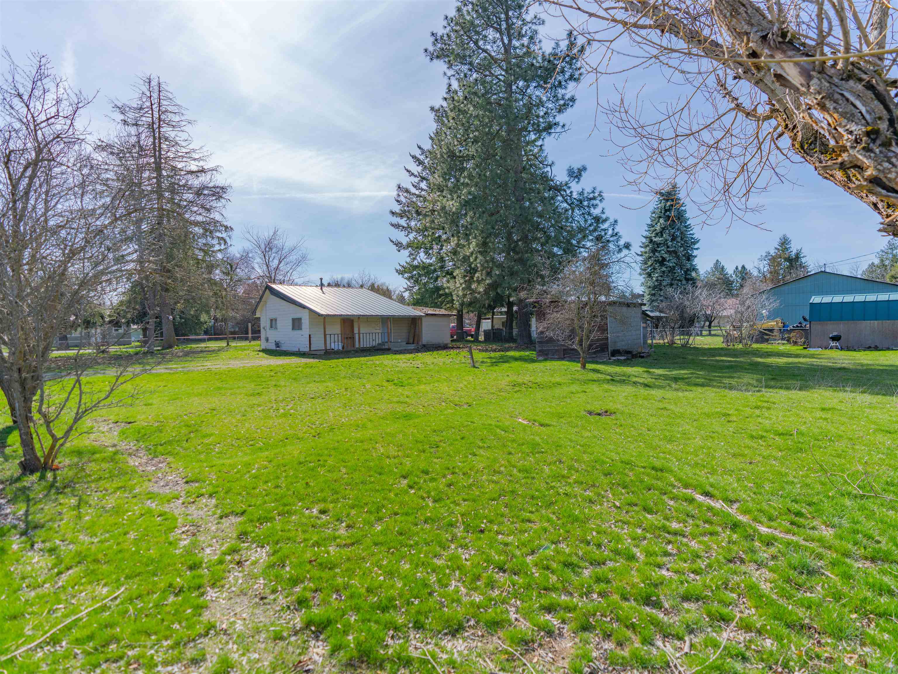 323 E D St - Photo 5